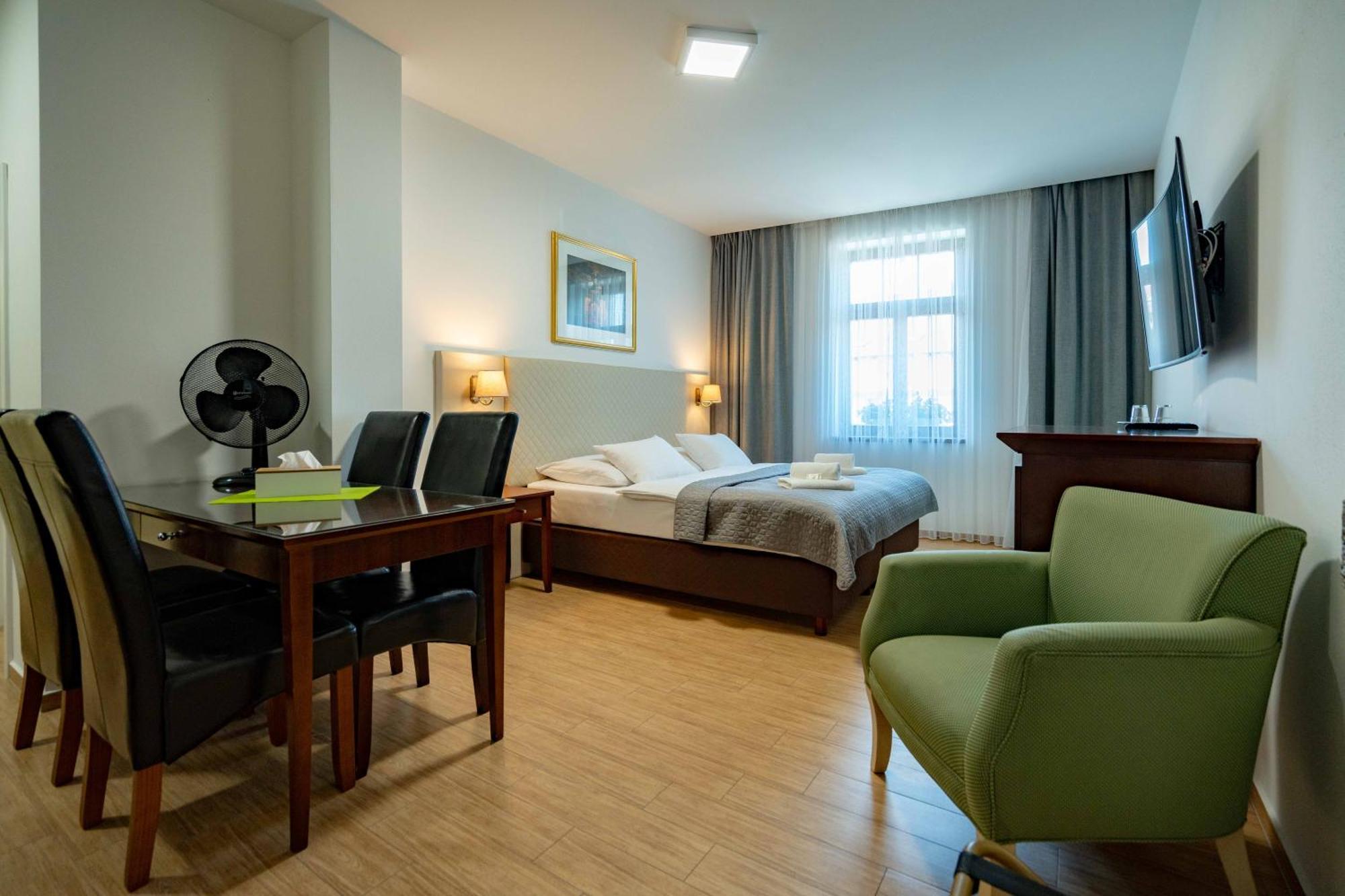 Hotel Volf Přeštice 외부 사진